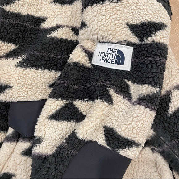 North Face Women’s Campshire Hoody - Picture 4 of 4